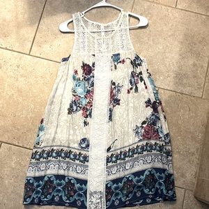 Cute entro summer dress. Size small